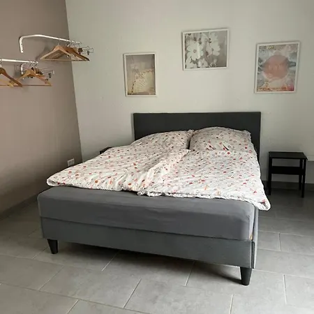 Gemuetliches Nahe Porsche Апартаменты *